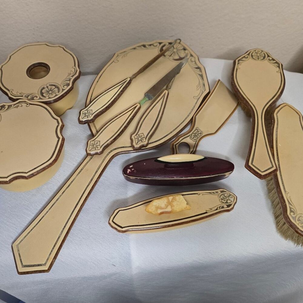 VINTAGE 11 Piece Carleton Vanity Dresser Set